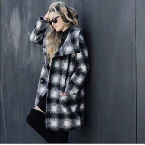 VIDEO - Classic Banana Republic Wool Jacket Black & White